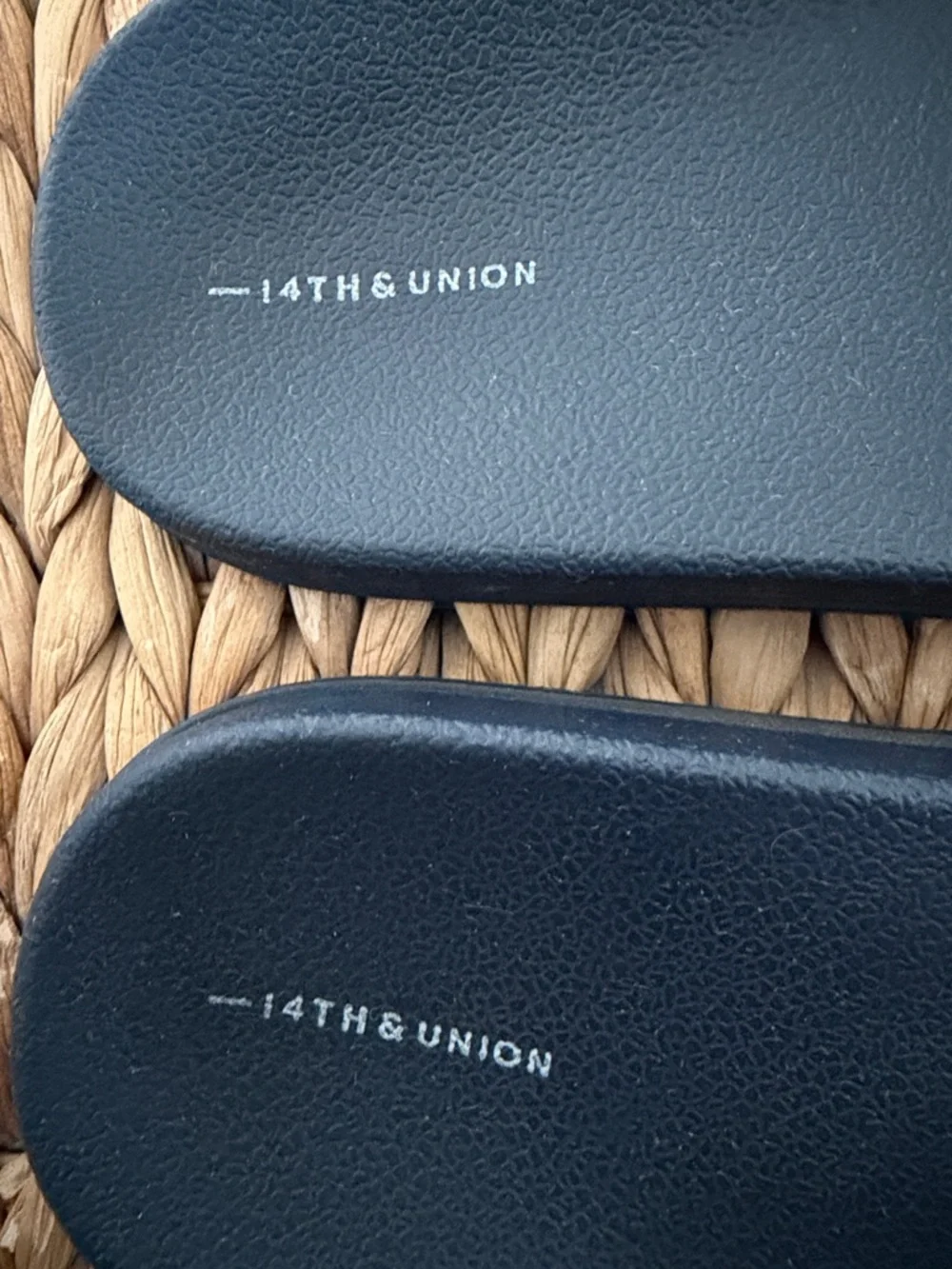 14th & Union Women’s Blue Paisley Knot Slide Sandals EUC - Picture 3 of 6